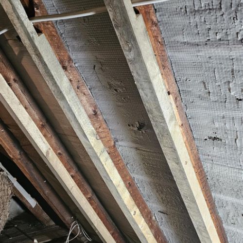 nach innen aufgedoppelt für 160mm Dämmung auf der anderen Seite.