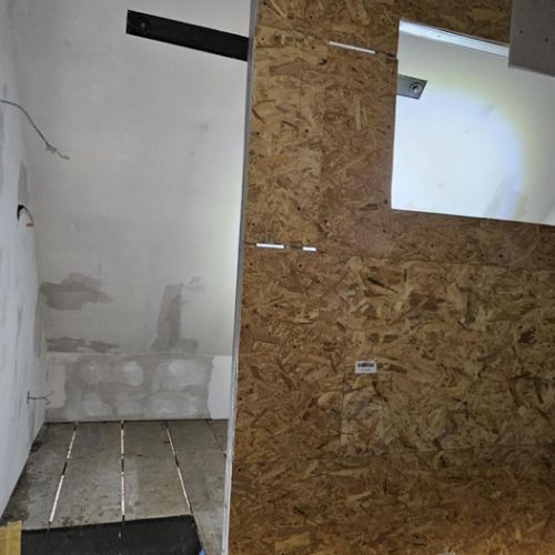 Hinter der Wand entseht der Kerker über dem Schlafgemach