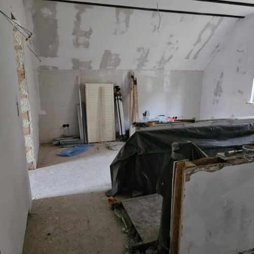 Die Wände & Decken aller Räume sind mittlerweile soweit alle fertig vorbereitet,