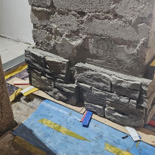 und einem ziemlich schief stehenden Schornstein!