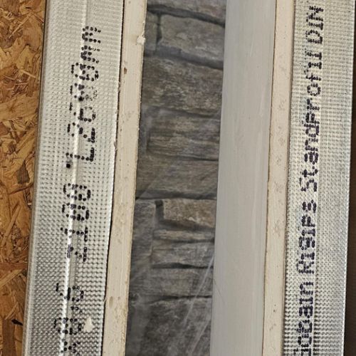 Der Sichtschlitz wirkt auf jeden Fall schon