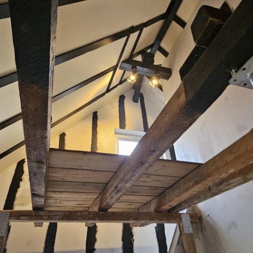 wird diese doch noch als Arbeitsgerüst bis hin zur Lampenmontage genutzt, aber jetzt kann sie endgültig raus!